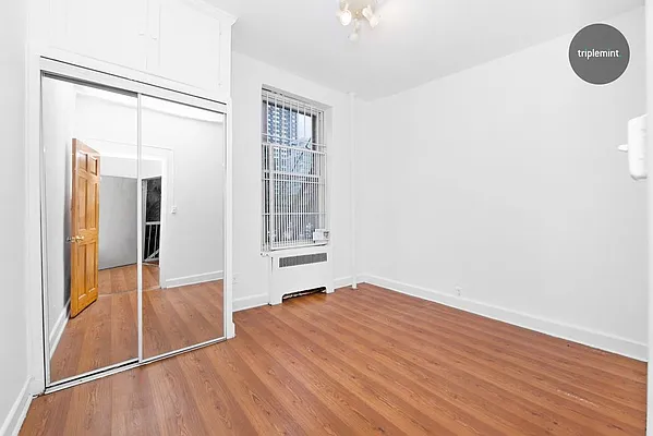 Rented by Triplemint | media 13