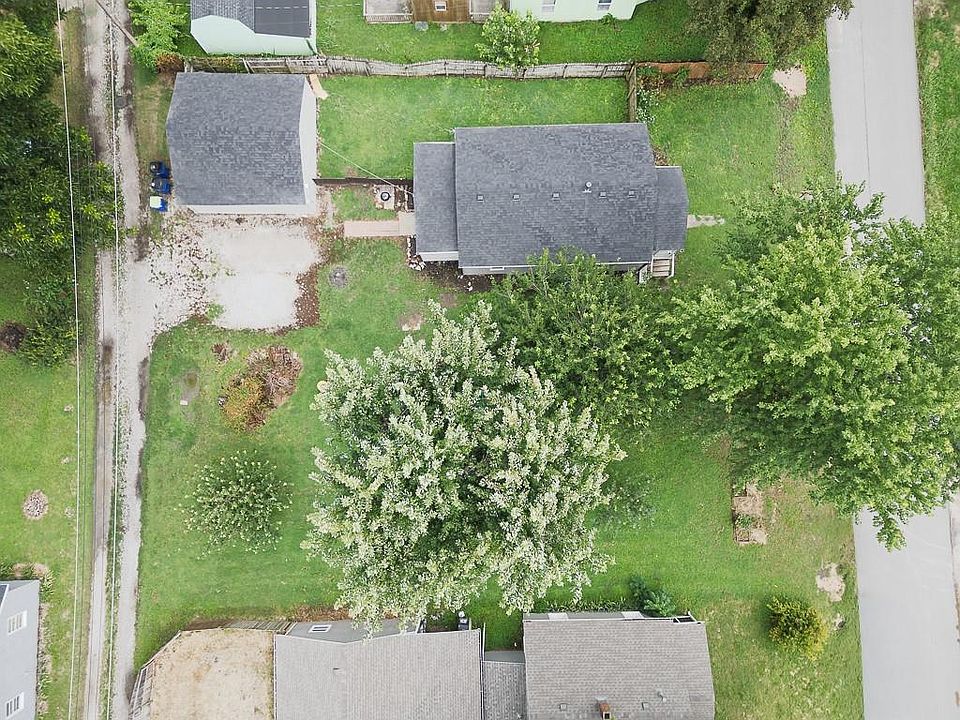 2nd image of 603 Newton St