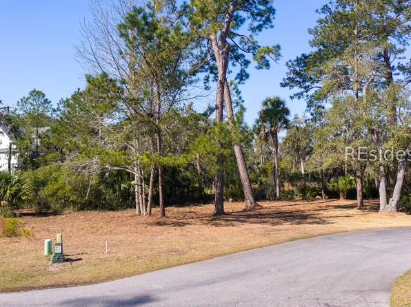 7 Silver Oak Cir, Hilton Head Island, SC 29926