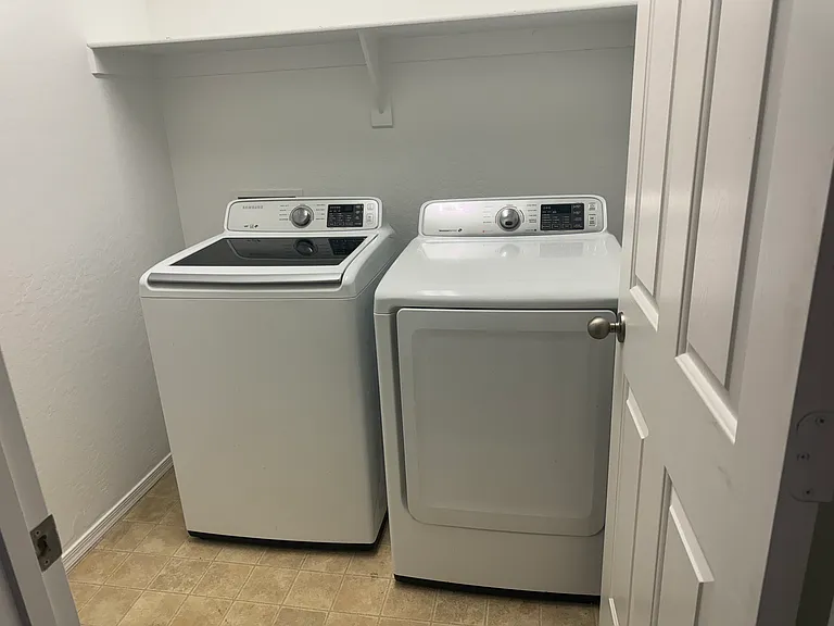 5106 W Apollo Rd — Photo 8