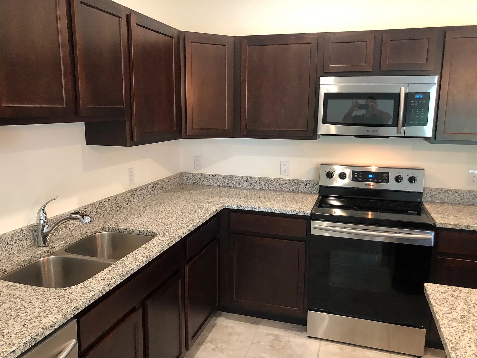 3 bed, 1255 sqft, $1,675 — Photo 2