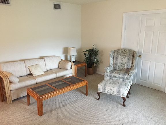 4th image of 875 SE Airoso Blvd