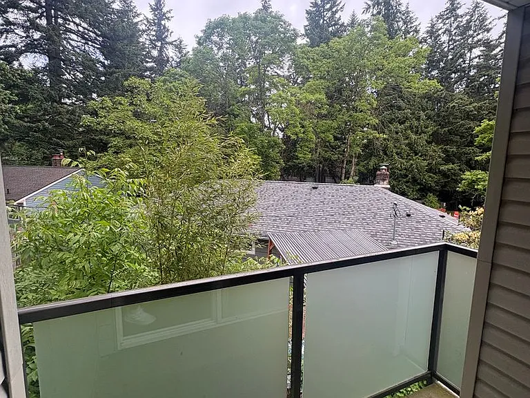 12549 Roosevelt Way NE #4 — Photo 30