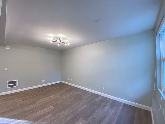 4th image of 155 Bartlett St #14