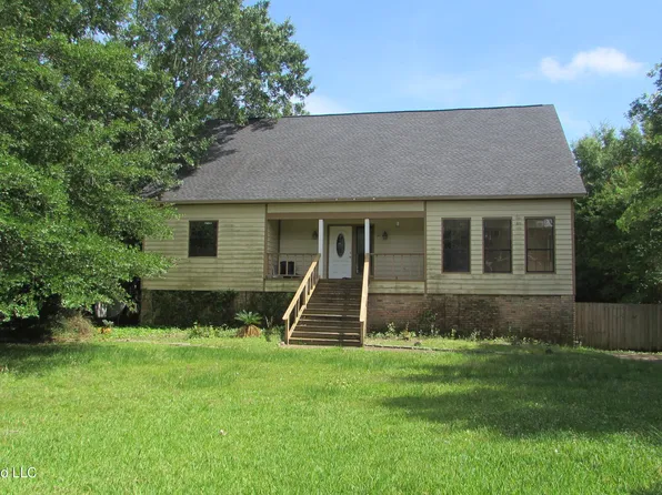 14 Greenbriar Dr, Gulfport, MS 39507