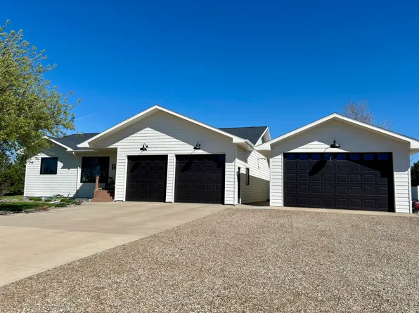 28876 Puckett St, Pierre, SD 57501