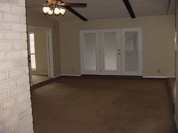 4th image of 713 Thornwood Trl
