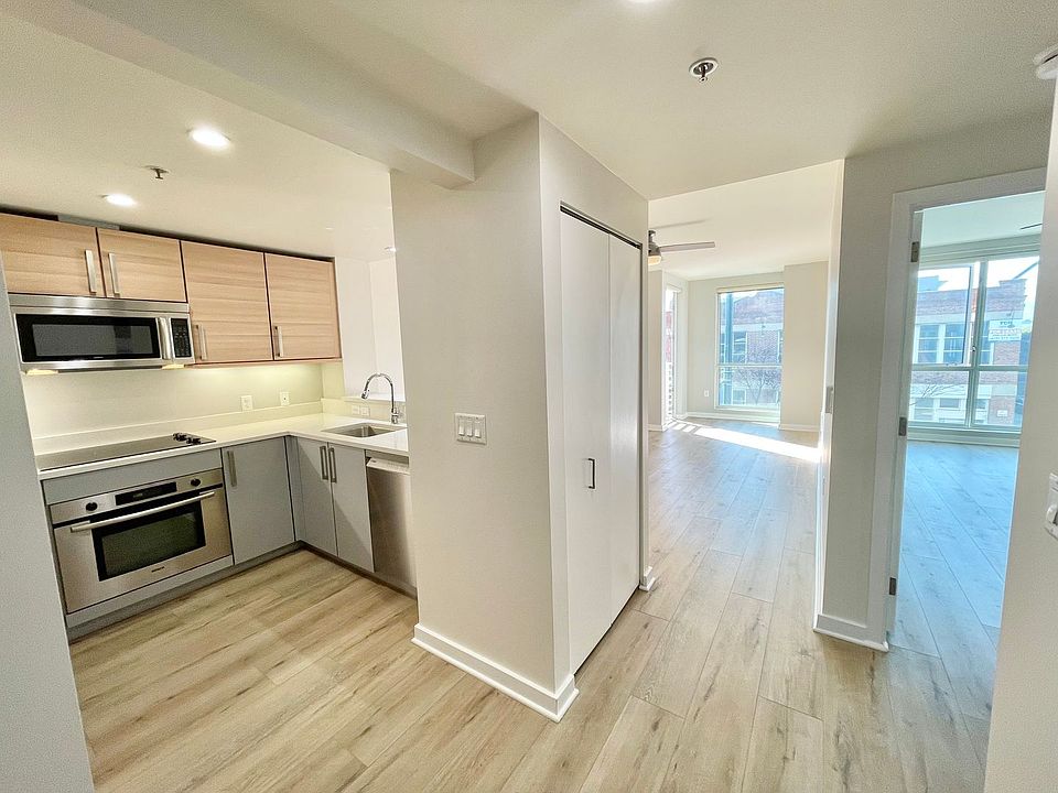 1st image of 555 4th St Unit 312
