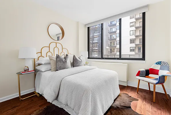 Rented by SERHANT. | media 8