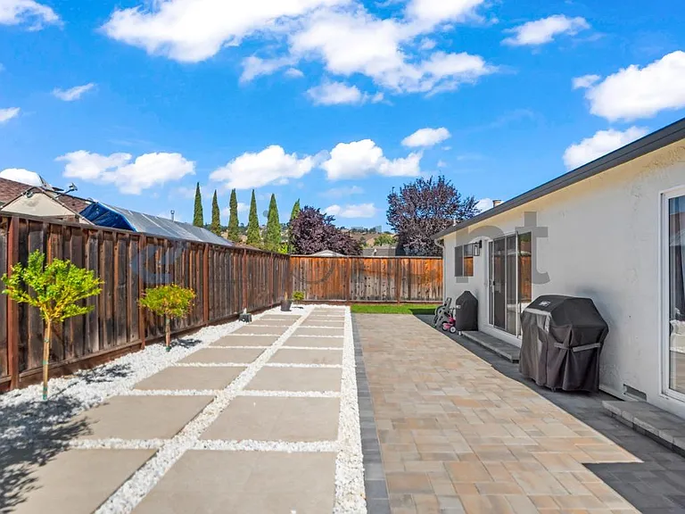 2211 Fountain Oaks Dr — Photo 28