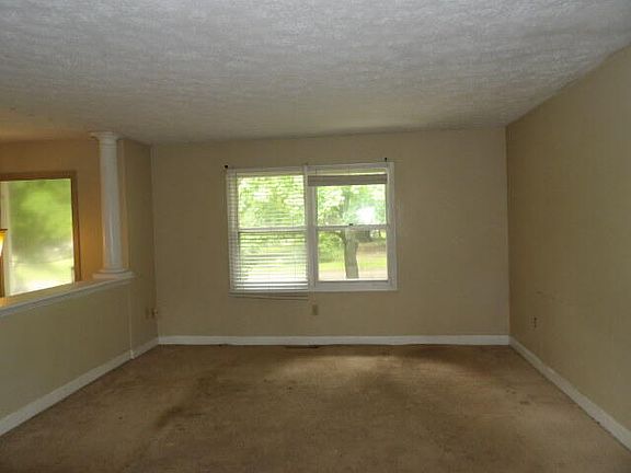 2nd image of 243 Devon Rd