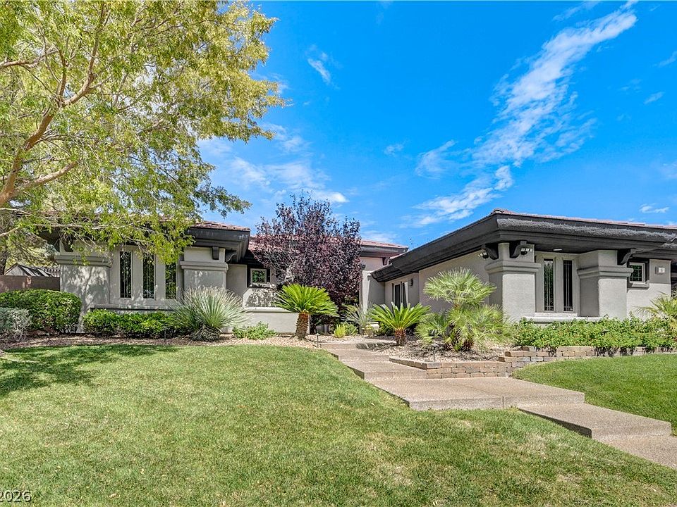1st image of 8 Starbrook Dr