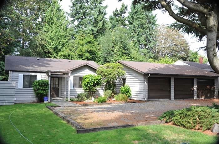 1st image of 723 98th Ave NE