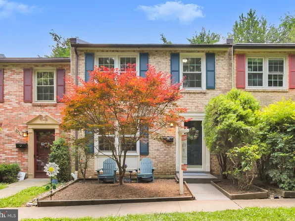 299 Gundry Dr, Falls Church, VA 22046