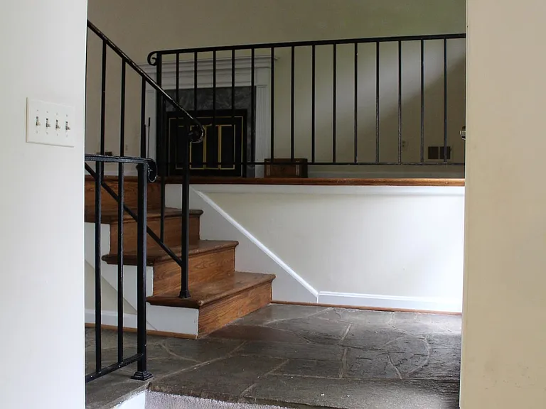 3334 Mansfield Rd — Photo 8
