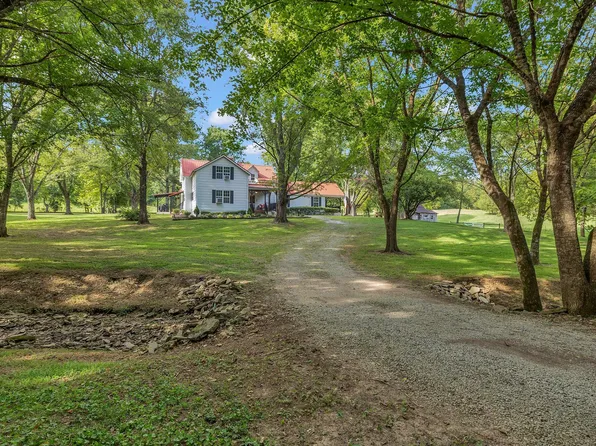 3962 John Barnes Rd, Cornersville, TN 37047