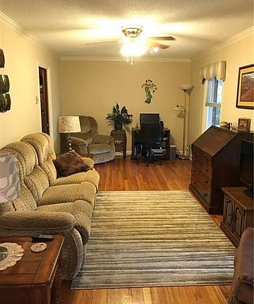 3rd image of 204 Madison Dr