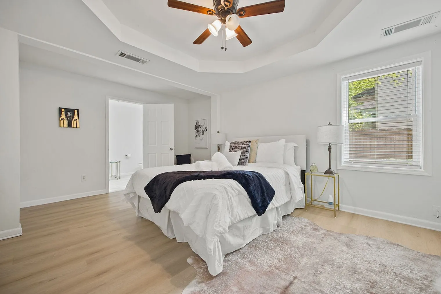 3 bed, 2.0 bath, $4,596 — Photo 4