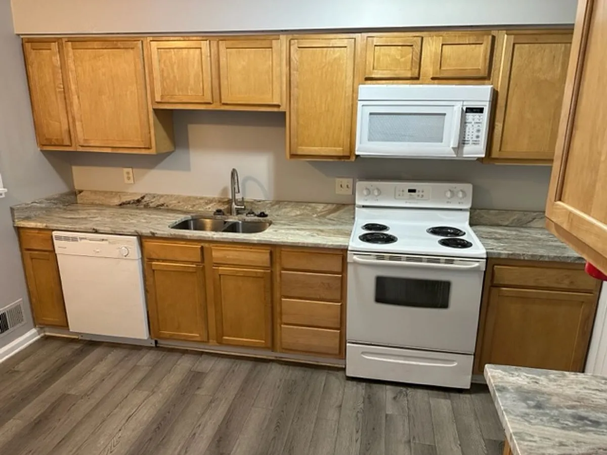 Building Photo - 848 Tradewind Dr