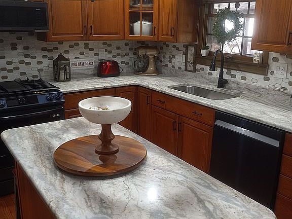 5th image of 13 Hillsdale Cir
