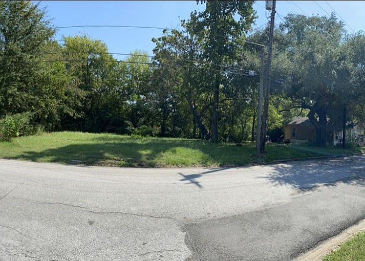 1st image of 705 Roden Ln