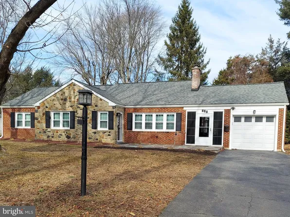 215 Llangollen Blvd, New Castle, DE 19720