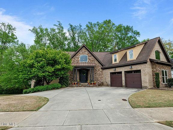 3rd image of 313 Golf View Drive