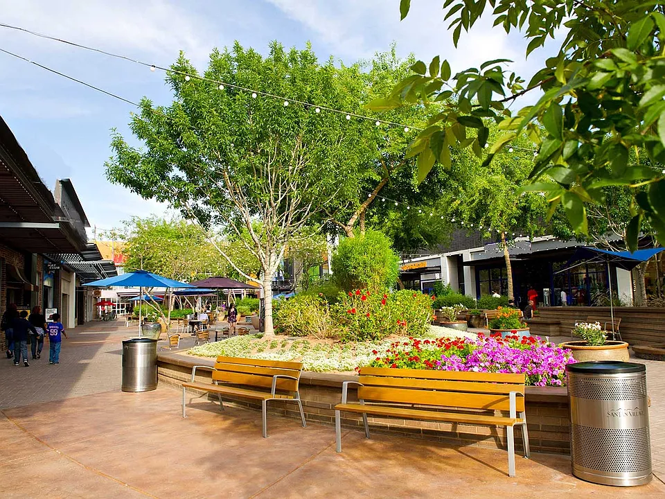 Nearby shopping, dining and entertainment at SanTan Village.