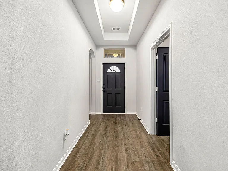 11323 Cora Ln — Photo 8