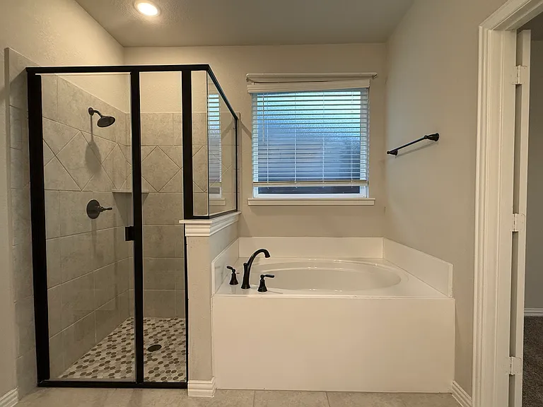1717 Victoria Dr — Photo 19