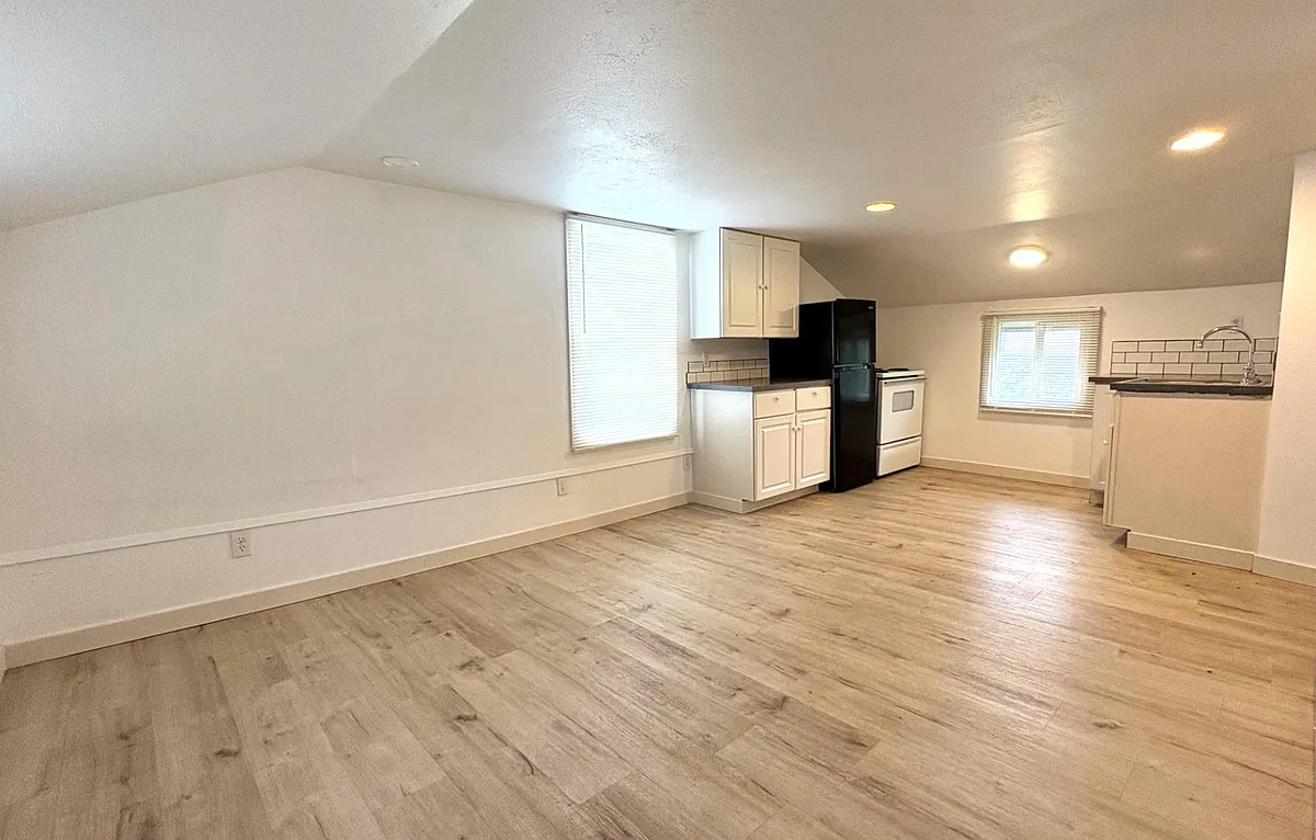 Unit Photo - 4512 Pacific Way #1