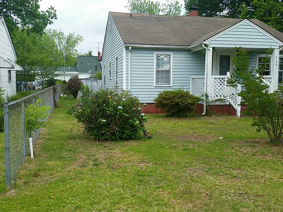 3rd image of 825 E 6th St