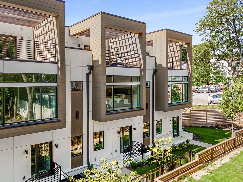 North-facing end unit