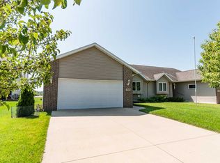 1044 Colby Rd, Waterloo, IA 50701