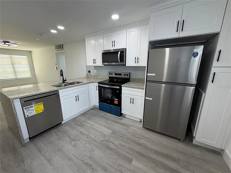 4328 Edgewater Dr #E104 — Photo 7