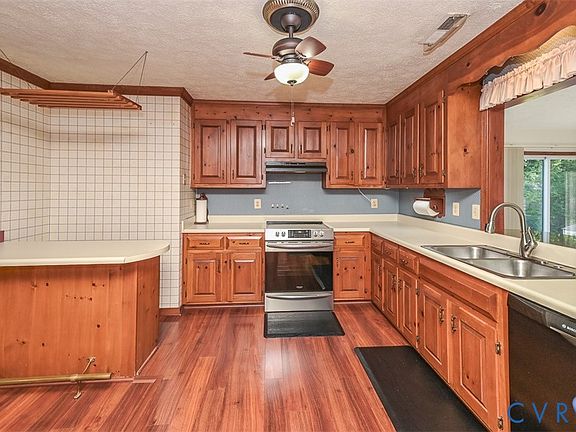 3rd image of 116 Treva Rd