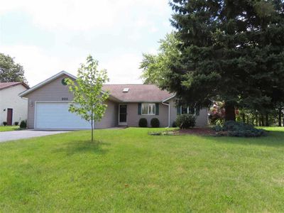 200 Pembroke Rd SW, Poplar Grove, IL, 61065