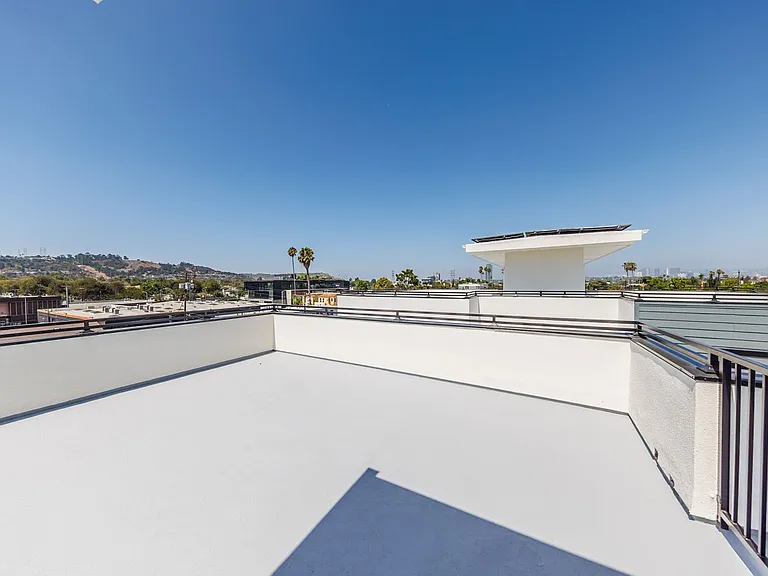 3015 Alsace Ave — Photo 98