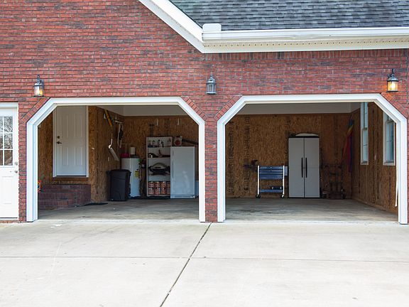 5th image of 174 Hamlett Lane