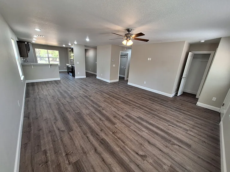 3030 W Perkins St — Photo 3