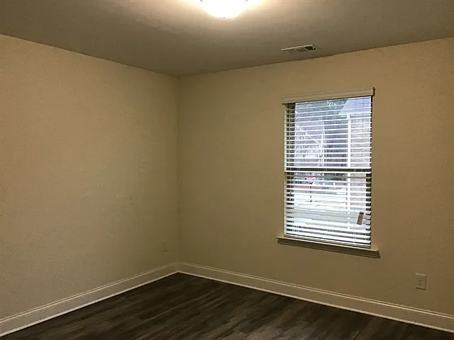 2432 Folsom St — Photo 20