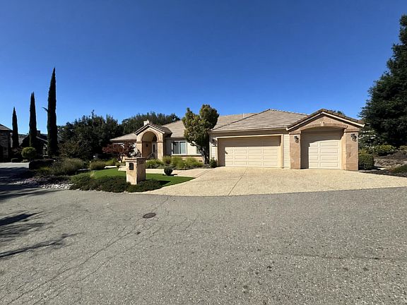 3rd image of 1313 Laverock Ln