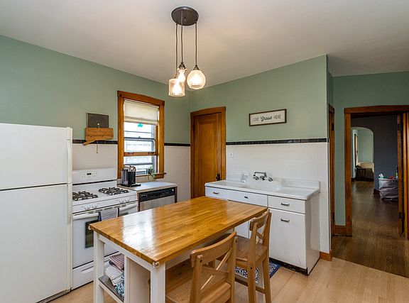 5th image of 6128 N Nassau Ave