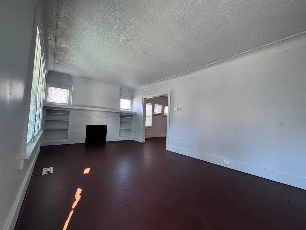 2474 Fullerton St - 1 — Photo 2