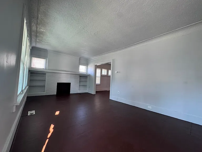 2474 Fullerton Ave — Photo 2