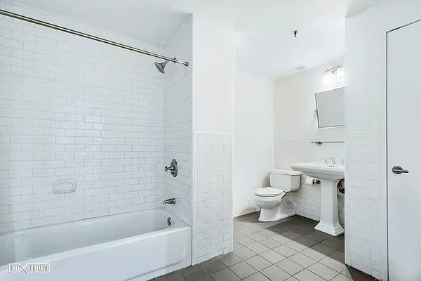 Rented by Citi Habitats | media 32