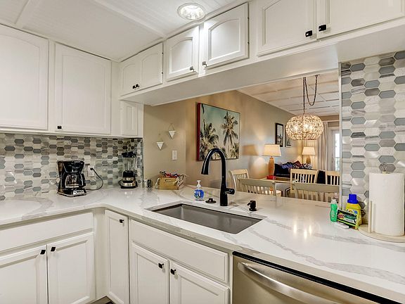 4th image of 1625 Sea Dunes Pl