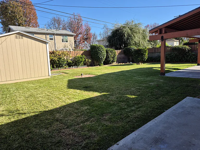 Pearce Ave — Photo 30