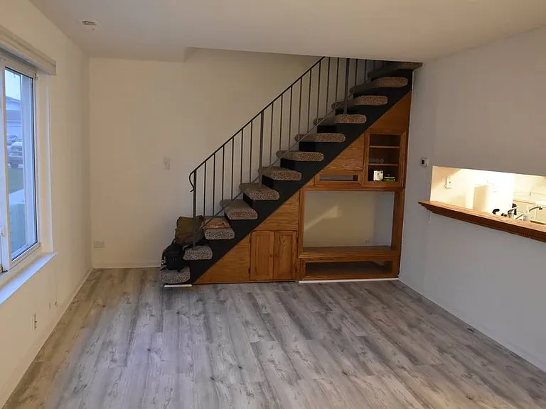 1456 Cornell Ter — Photo 16