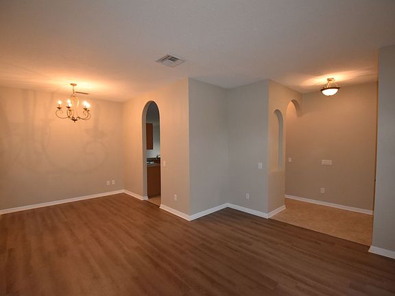 3rd image of 3521 Beneraid St